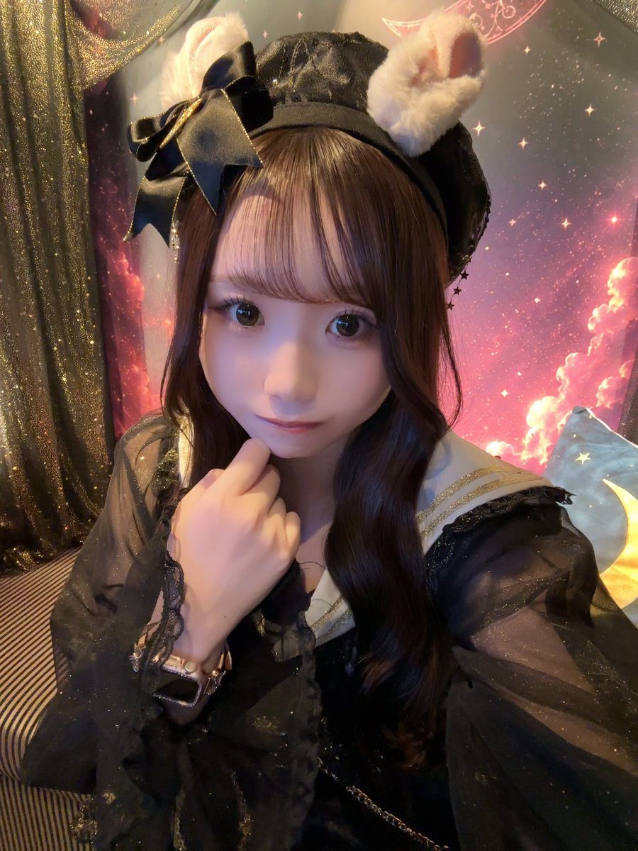 rizmyan's tweet photo. しゅっきんぐ🐰💫

今日もまったりさんなので来店遠隔まってます(◞ ̫◟)♡

#月兎計画 #歌舞伎町 #コンカフェ https://t.co/wObrfouLEn