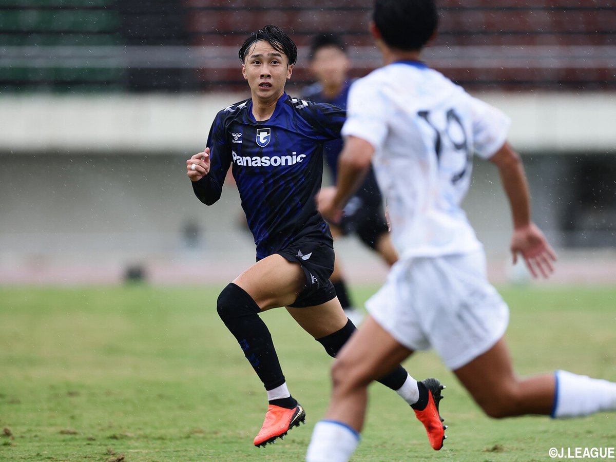 gekisaka's tweet photo. [U-21 Jリーグ]南野拓実と久保建英に説かれた世界の経験の価値。U-21G大阪DF藤本祥輝が『U-21 Jリーグ』の先で目指すのは「17歳でのプロ契約」と「U-17W杯出場」

https://t.co/Vue3zAhVE9

#Ｊリーグ #ゲキサカ https://t.co/KkMxAoyX1R