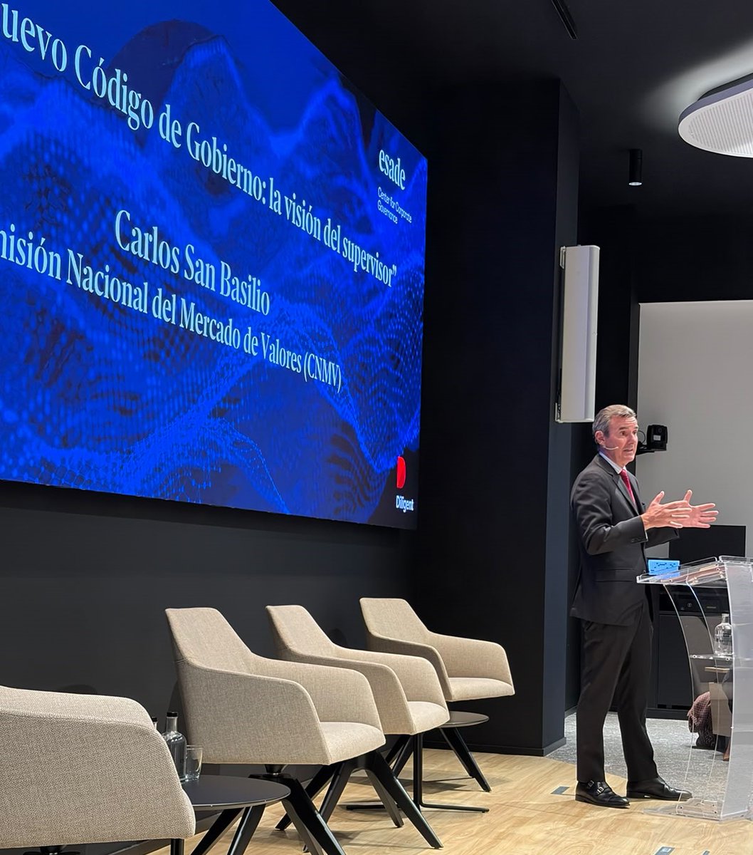 CNMV_MEDIOS's tweet photo. Nuestro presidente, Carlos San Basilio, ha inaugurado hoy la VIII Jornada Anual del Club de Consejeros organizada por @ESADEAlumni https://t.co/JKdvuLUnI8