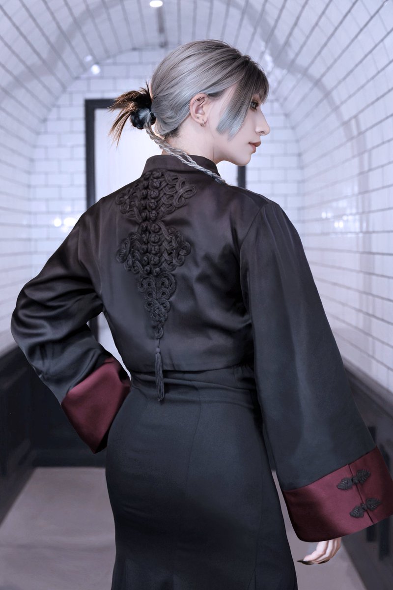 CuLLt_Official's tweet photo. CuLLt 2026AW Collection
ー ROYAL ー

【 SEBONE CHINA JACKET 】
COLOR ▶︎ BLACK / RED
SIZE ▶︎ M / XL

10/23〜25開催の東京展示会にて試着可能 https://t.co/ikcvnPgX7h