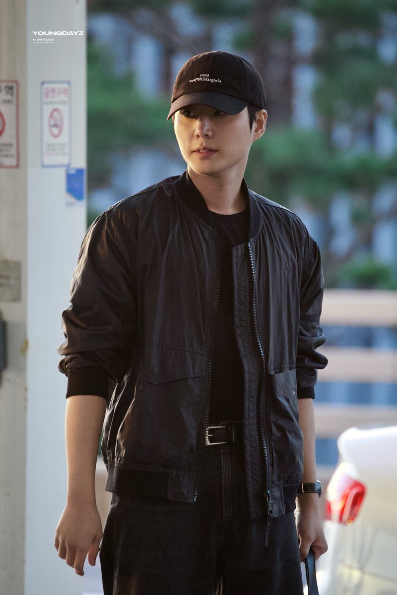 mrsjungchanwoo's tweet photo. YoungK’s departure at Incheon International Airport for YOUNGEST in Bangkok (first overseas stop)

https://t.co/RTDWwFLIPw https://t.co/aLiIPP3fH3