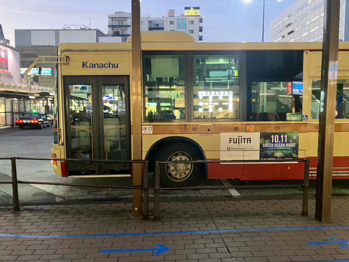 bellmare_staff's tweet photo. オフィシャルクラブパートナー #フジタ 様ご協力により、下記の場所で #グリーンオーシャンナイト の広告が掲出されています🟢🔵

🚃 小田急線車内
🏙️ 新宿サザンテラスビジョン
🚌 神奈川中央交通バス 車体

試合当日まで、お出かけの際はぜひ探してみてください👀

#湘南ベルマーレ #bellmare https://t.co/r5aSQ45Pd1