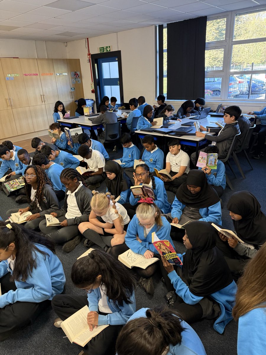 UKS2_Gaskell's tweet photo. Today, our year 6 children have taken part in setting a new Guinness World Record! How many children can read a book at the same time across the country?! 📖 @GaskellPrimary @GWR https://t.co/Ye1c8lpncp