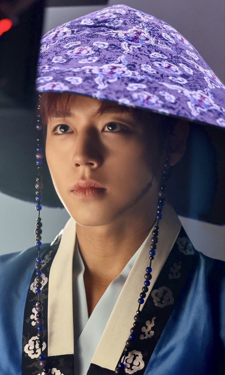 anonymousacct50's tweet photo. I'm being hit with jihoon's godly visuals non stop (not complaining) https://t.co/jNPFt2hliG