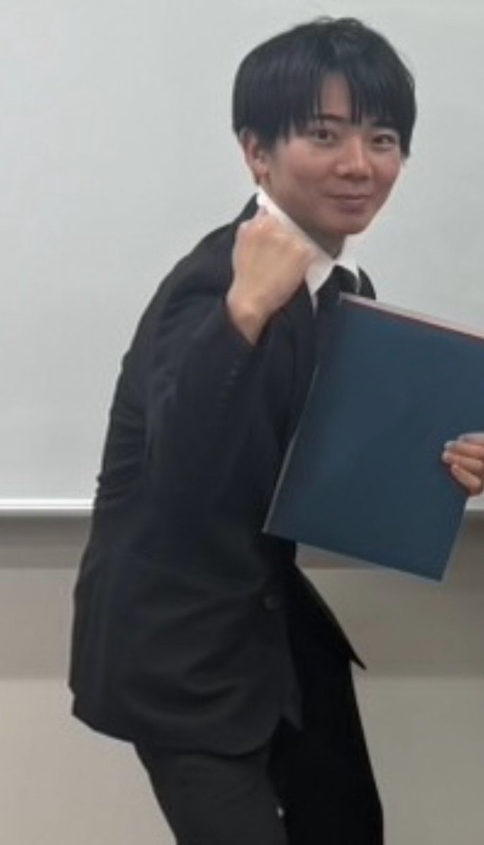 yurayura_kagra's tweet photo. 人は努力次第で変われます。
←1年半前
　　　　　　　　　　　　　　　現在→ https://t.co/FeD5ZtIozj