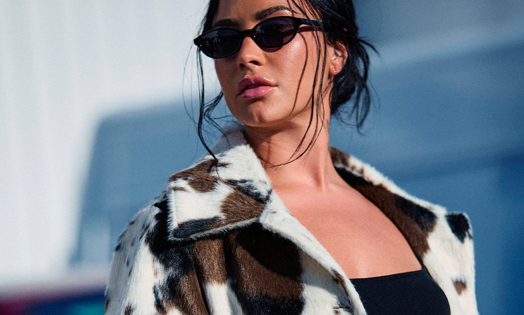 binary_spain's tweet photo. Demi Lovato recupera el animal print con Desigual
https://t.co/BWbOJUo48W https://t.co/iERiOhLHLX