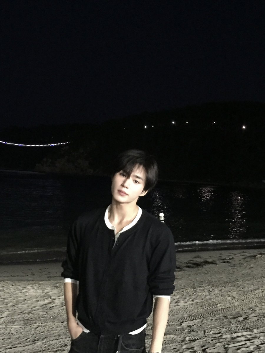 ALD1_official's tweet photo. 일산지 해수욕장🌙

#ALPHADRIVEONE #ALD1 
#알파드라이브원
#JUNSEO #준서 https://t.co/luhZZIYrYv