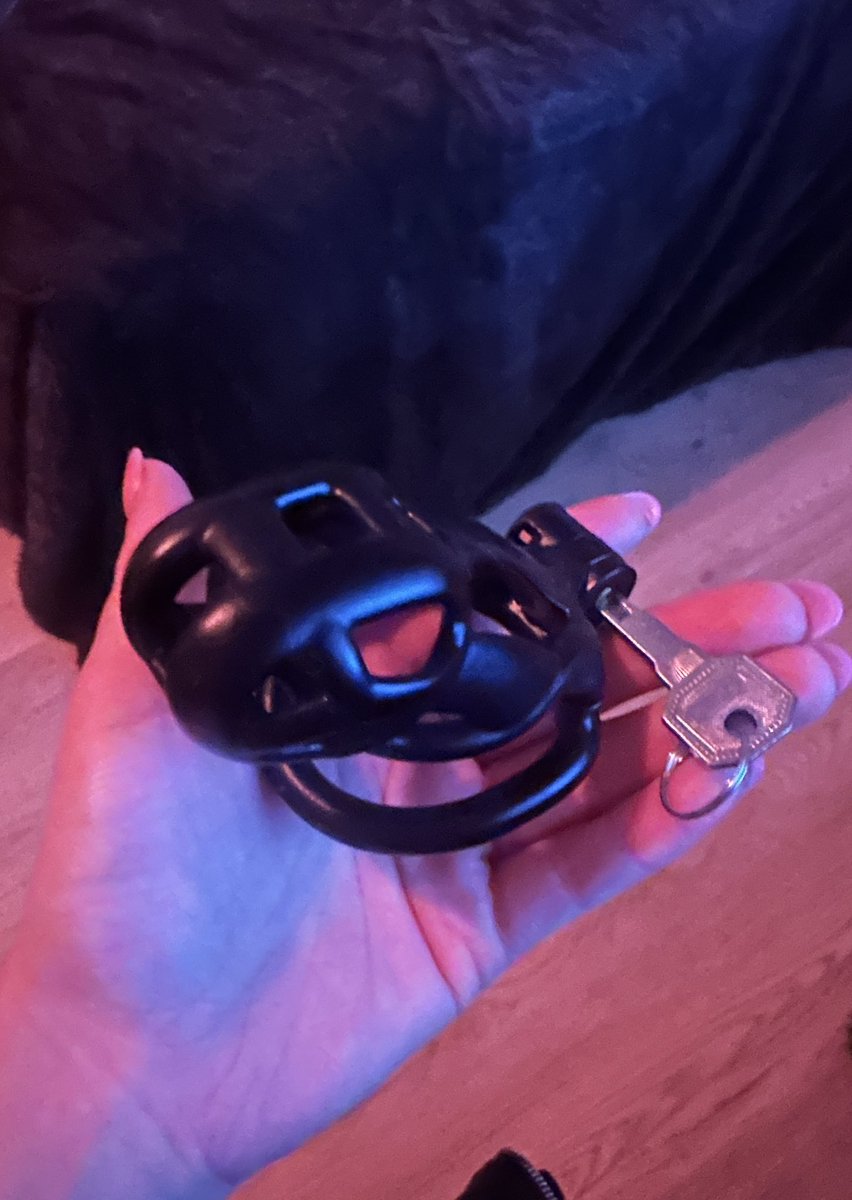 xMissBBB's tweet photo. Me and who? 🫣

Chastity Keyholder Mommy Dominatrix Goddess Femdom Mistress Locked Locktober https://t.co/ujt30oBoAF
