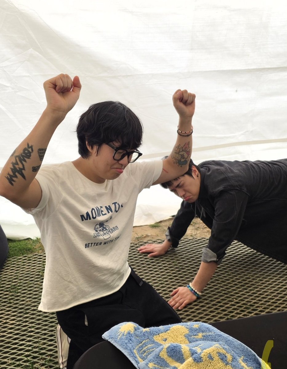 f_e_asia_tigers's tweet photo. 안전상의 이유로 단체인사 및 퇴근길이 진짜 어렵다고 합니다. 죄송합니다.(농담 아님) https://t.co/v4lNWNoBc5