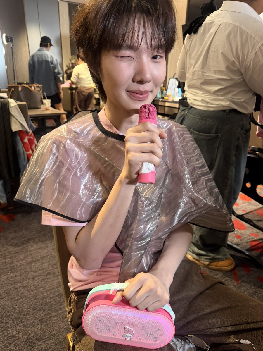 great_tofuu's tweet photo. ชีวิตติดไมค์มาก ร้องคาราโอเกะกับขายน้ำปลาทั้งวัน5555555555555555555555556
#nampingster https://t.co/qajkRhuxbE