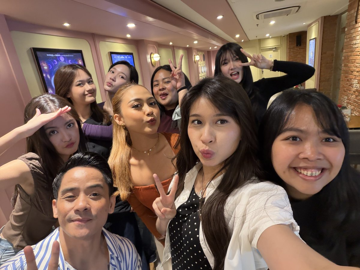 _siscasaras_'s tweet photo. Hari ini nobar Kuasa Gelap : Perjanjian Darah sama Team Dream ✨😚💥 https://t.co/6MsYAlQl9g
