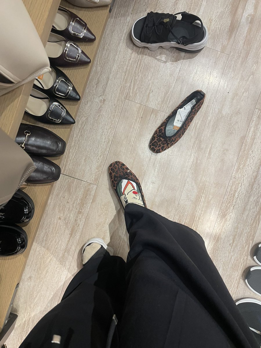 poncotutaro's tweet photo. 店員さんに2度見された（そらそう） https://t.co/e8xTfYBR2j