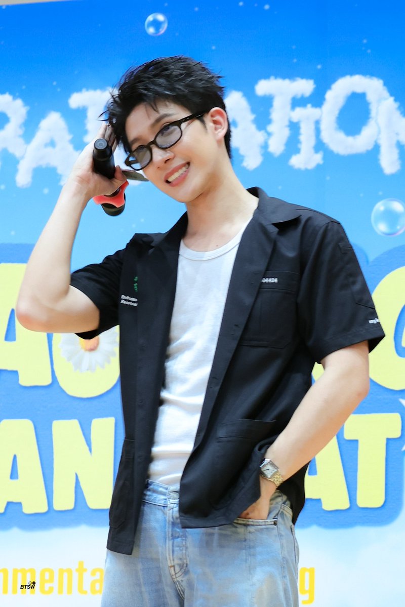 bbbittersweettt's tweet photo. เฮียข้าววววว !!!
KHAOTUNG JOP LAEW JAA
#KhaotungHappyGraduation
#khaotungg 
 ݁ ˖ ١٥٧٤♡@myktnw https://t.co/HVDICp7aZC