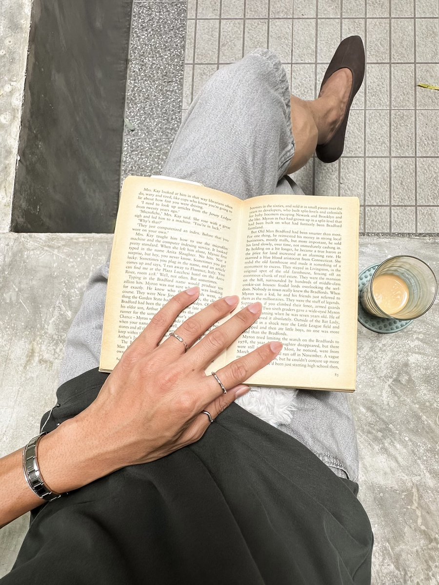 _maybeeeeee's tweet photo. coffee - read - photos - repeat ! https://t.co/Vf6ERVgwkS