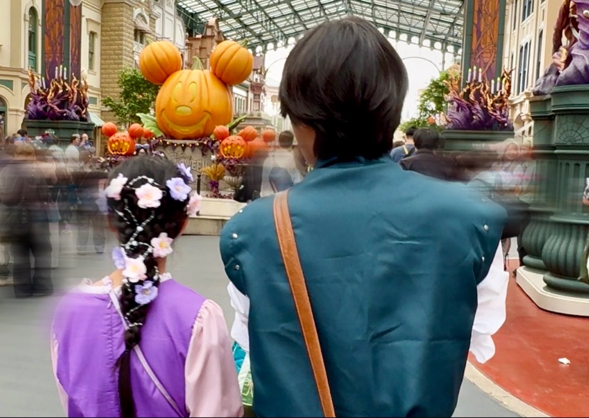 TentenStyle's tweet photo. 【Dハロ🎃ディズニーランド ②】

🏰4人きょうだい🏰
モンスターズインク
スター・ツアーズ
ジャングルクルーズ
〜フレンジーまで待機&amp;モバイルオーダー&amp;
　交代で��トラクション〜
白雪姫と七人のこびと
ミッキーのレインボー・ルアウ【S席、B席】
ハーモニー・イン・カラー
スプラッシュ・マウンテン https://t.co/ENmeIXreuj