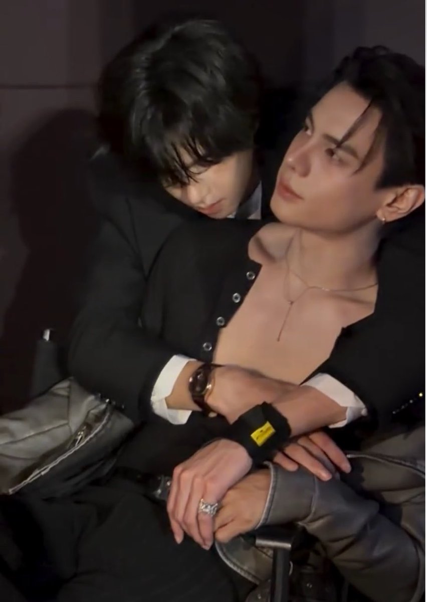 ember_sktp02's tweet photo. ครอบสูตรหมาเด็กพี่คนสวย โคตรจะเหมาะสม 

#foolinlove
#copterntp #bankartit https://t.co/m1GwUnz15G
