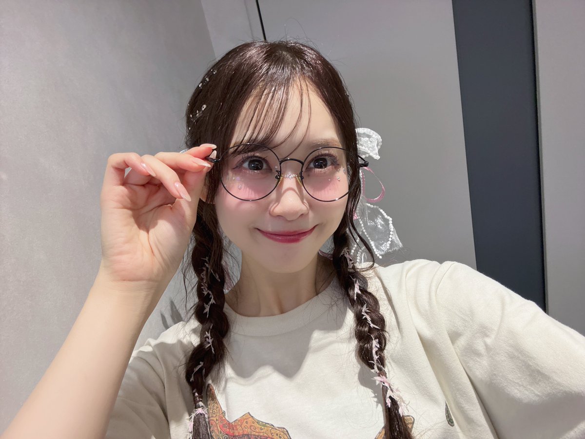 iRis_s_yu's tweet photo. 急ですが、今夜20時〜公式ファンアプリ、セリコラブにて配信します！！

9月と10月頭までの事を振り返ろうと思いまする！

・ #シャインポスト
・ #アニエラ
・ #パラライ
・リリイベ
・ #リュズタン2026

などかしら！
よろしくお願いします♡

アプリ会員限定なので、気になる方はぜひ！
#セリコソロ https://t.co/iaFSt1fQD0