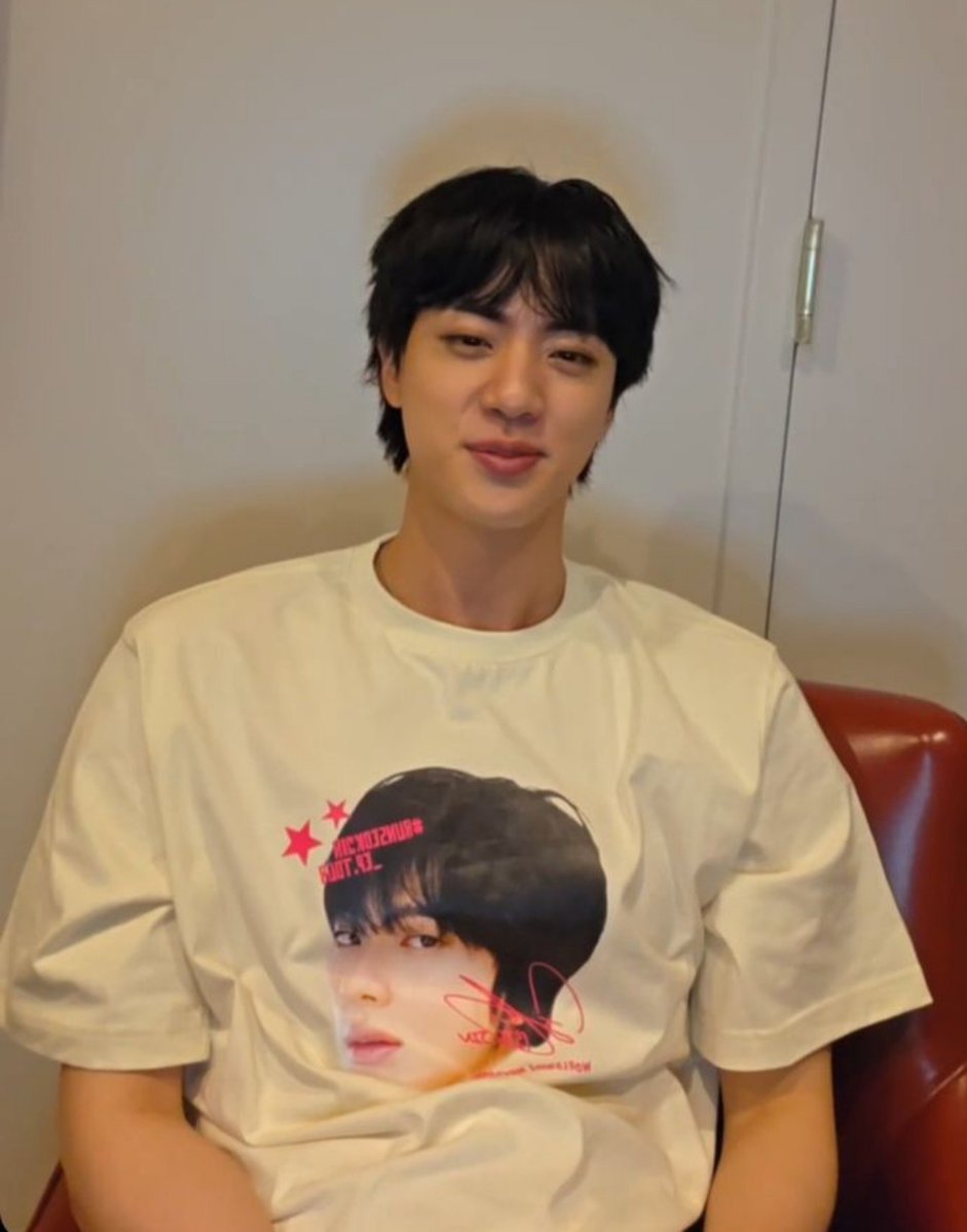 jinspam_'s tweet photo. I LOVE WHATEVER IS WRONG WITH HIM 😭😭 https://t.co/EVXBNTAXFp