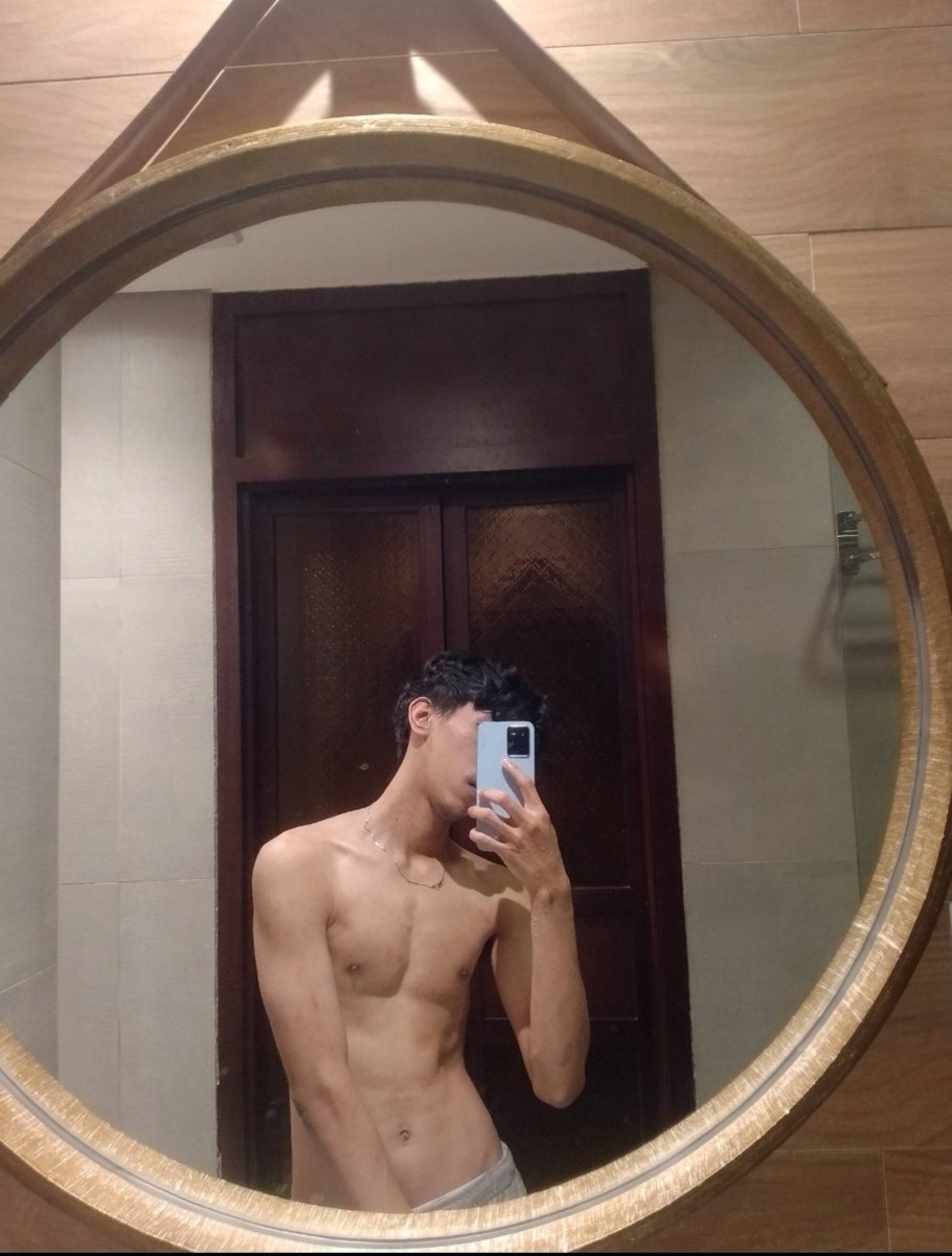 Anonimbody's tweet photo. Jawab jujur emng yang kurus enak di mna nya? 
#gaybandung https://t.co/GTDhqZyoHI