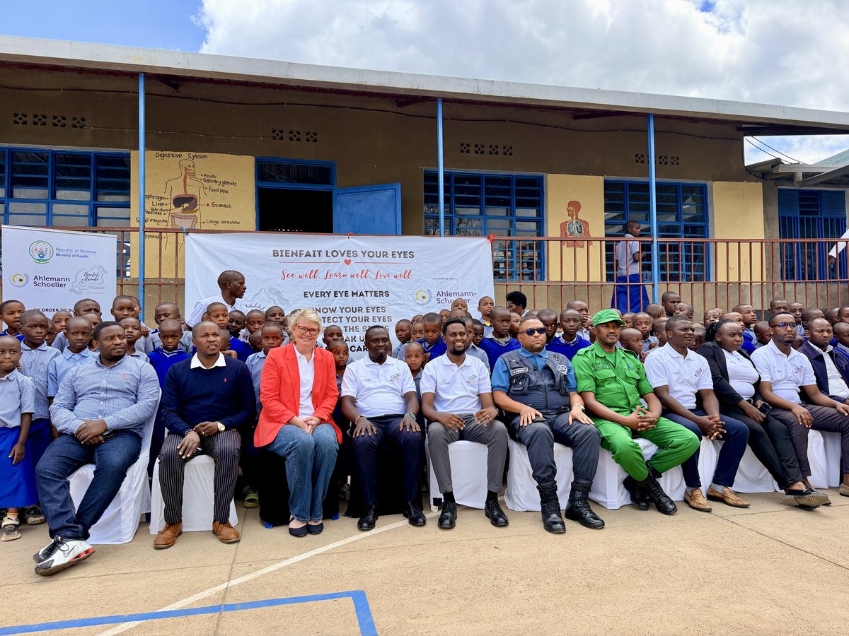 BienfaitRwanda's tweet photo. See well. Learn well. Live well. Reba neza. Iga neza. Baho neza.

BIENFAIT LOVES YOUR EYES

Today at #Worldsightday Bienfait Rwanda is bringing eye-health awareness closer to rural communities in Rutsiro. https://t.co/HZyTcst2PD