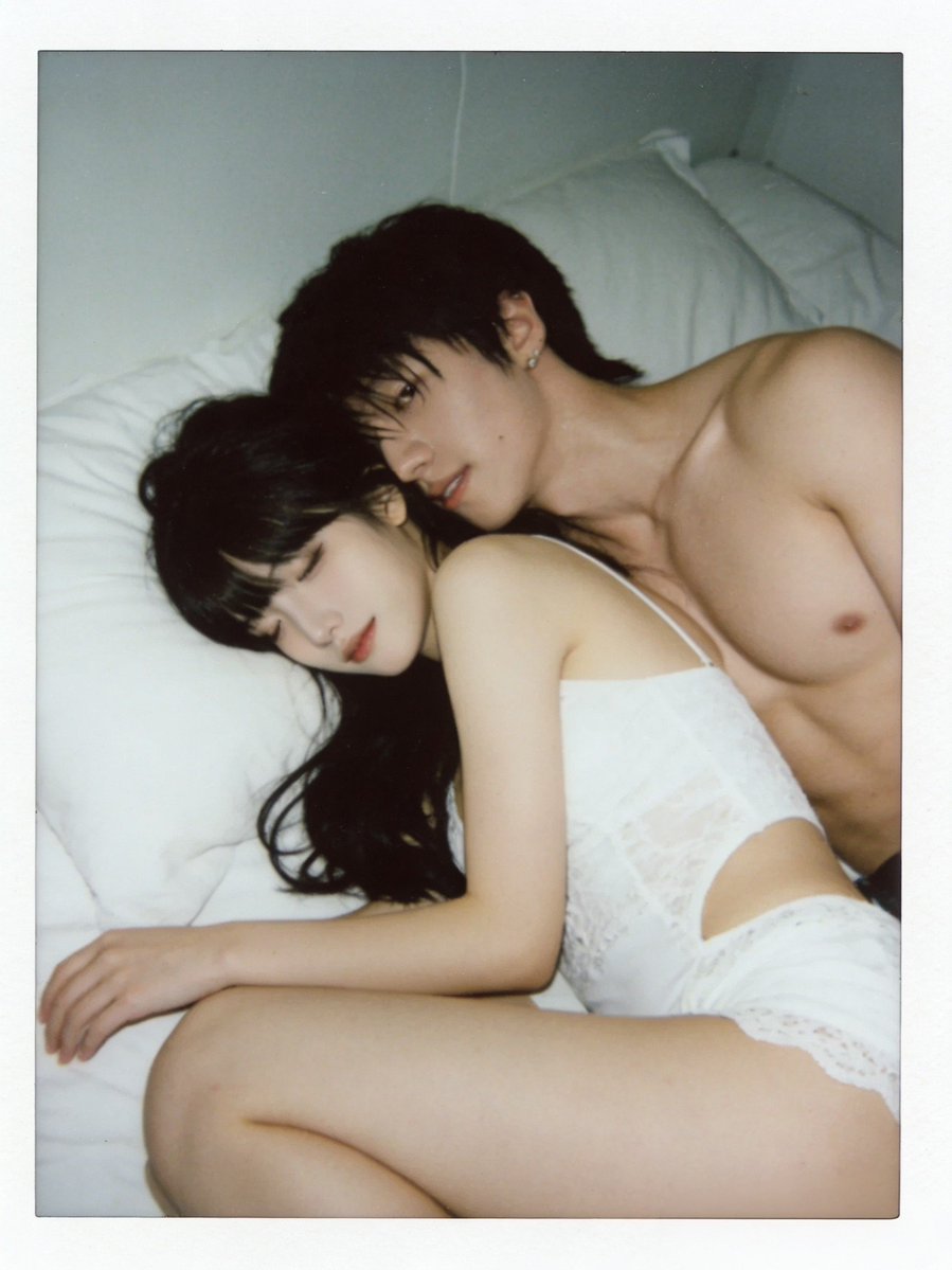 Fangfang59145's tweet photo. 朱志鑫：看什么看 我老婆 https://t.co/qMWBmQRtx6