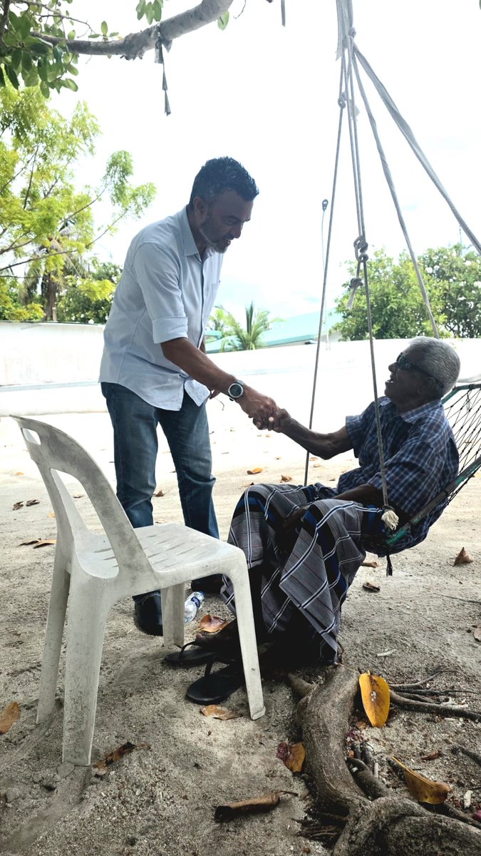 aabaareh's tweet photo. #ފުދުންތެރިދިވެހިރާއްޖެ ކެމްޕޭން ދަތުރު ރ. އަ��ިފުށީގައި ވަރަށް ކާމިޔާބުކަމާއެކު ކުރިއަށްދަނީ؛ ރައްޔިތުންގެ ފަރާތުން ލިބެމުންދަނީ ހޫނު ތަރުޙީބެއް.
#Shahid2028
#FudhuntheriDhivehiRaajje https://t.co/ljcyl2OwnZ