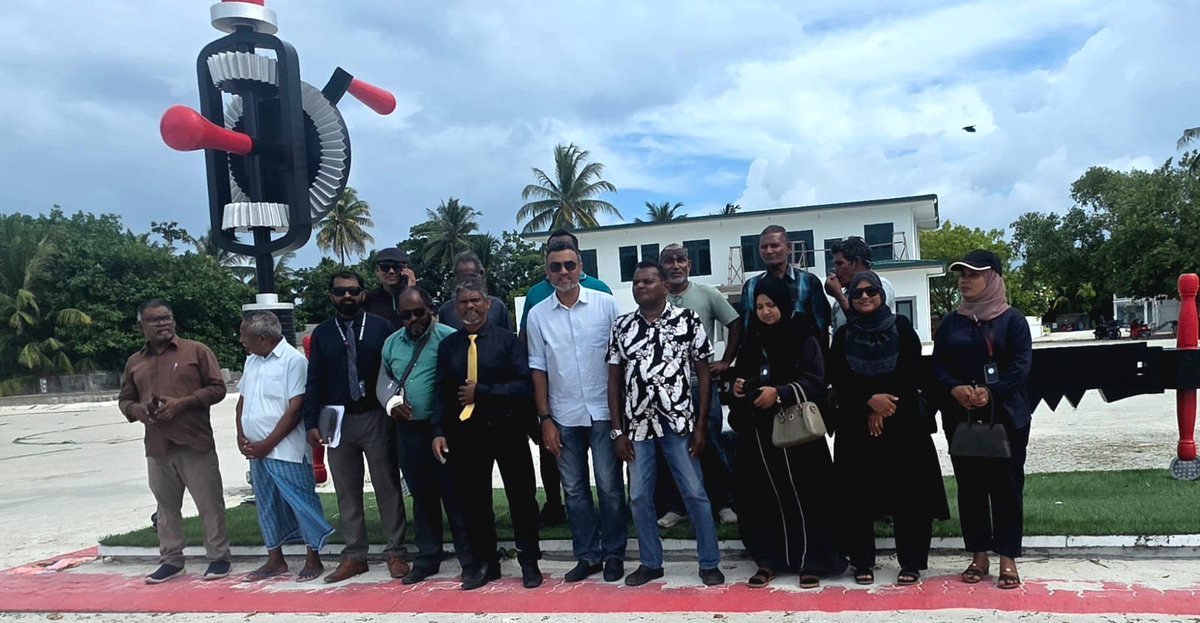 aabaareh's tweet photo. #ފުދުންތެރިދިވެހިރާއްޖެ ކެމްޕޭން ދަތުރު ރ. އަ��ިފުށީގައި ވަރަށް ކާމިޔާބުކަމާއެކު ކުރިއަށްދަނީ؛ ރައްޔިތުންގެ ފަރާތުން ލިބެމުންދަނީ ހޫނު ތަރުޙީބެއް.
#Shahid2028
#FudhuntheriDhivehiRaajje https://t.co/ljcyl2OwnZ