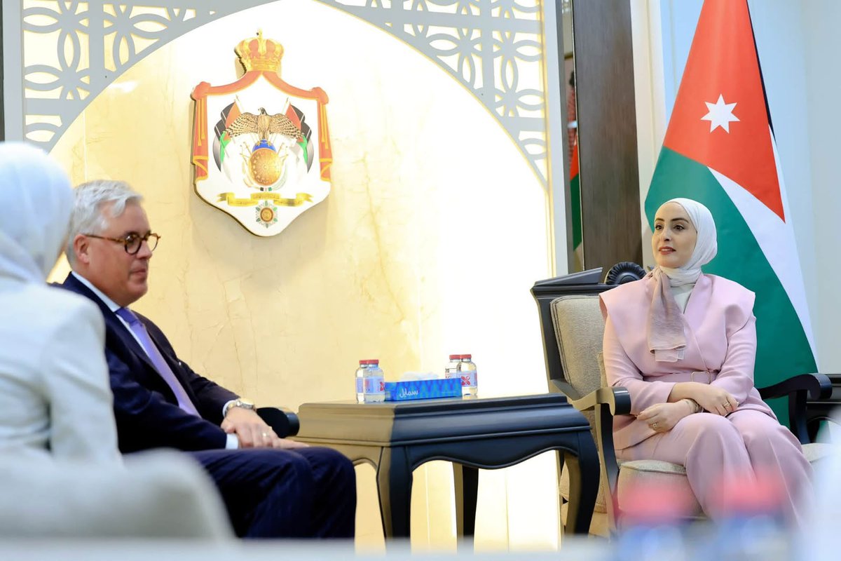 CanEmbJordan's tweet photo. Ambassador Aumais met the Jordanian-Canadian Parliamentary Friendship Association to advance Canada and Jordan ties. Focused on trade, education, empowerment &amp; regional humanitarian issues. #CanadaInJordan #Diplomacy https://t.co/GKfAEvNVoF