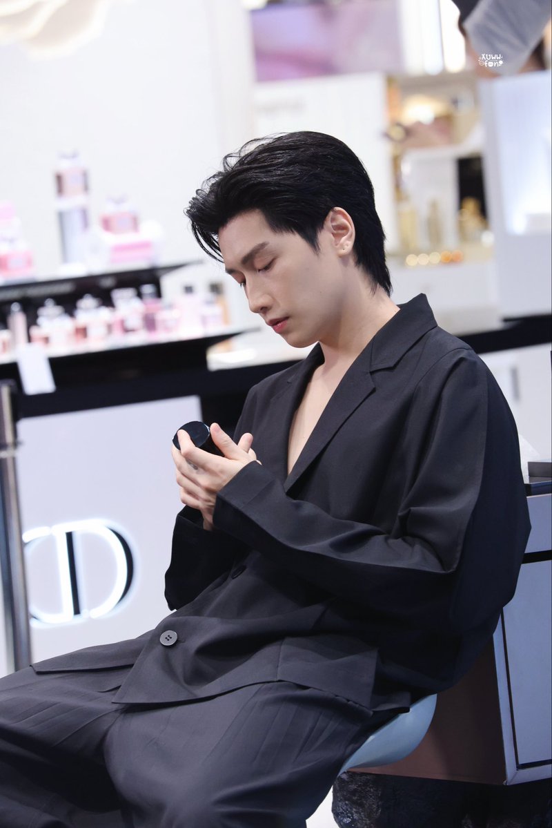 xuwwfon's tweet photo. มาดามมาก 😭

#IsseyMiyakeParfumsxBible https://t.co/haaQrFl6q6