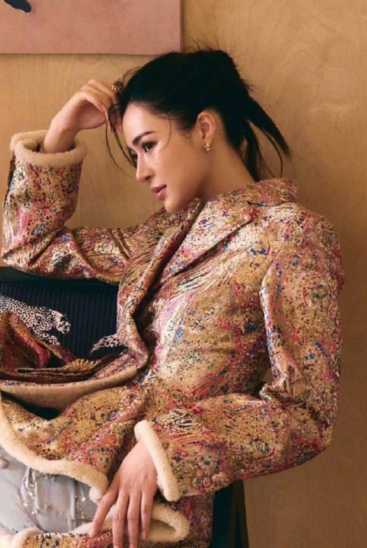 HelloNHanah's tweet photo. คุณสวยเกินไป

LINGLING KWONG COVER STAR
#LinglingKwong @linglingsirilak
 @Dior #Dior @Cartier #Cartier
#DiorSummer27 https://t.co/2hqDhfwMYx