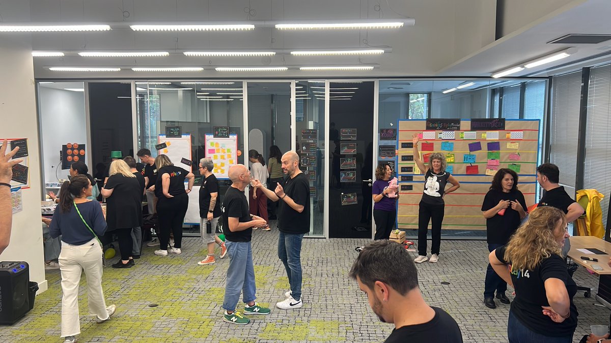 WeAreKairos_'s tweet photo. Aquí jugar no es solo jugar. Es probar ideas, cambiar perspectivas, compartir herramientas y descubrir otras maneras de trabajar con personas y equipos.

Y quizá eso sea lo mejor de #play14: nunca sabes exactamente qué vas a sacar de cada dinámica, pero siempre te llevas algo. 👀 https://t.co/CPINCEhuMG