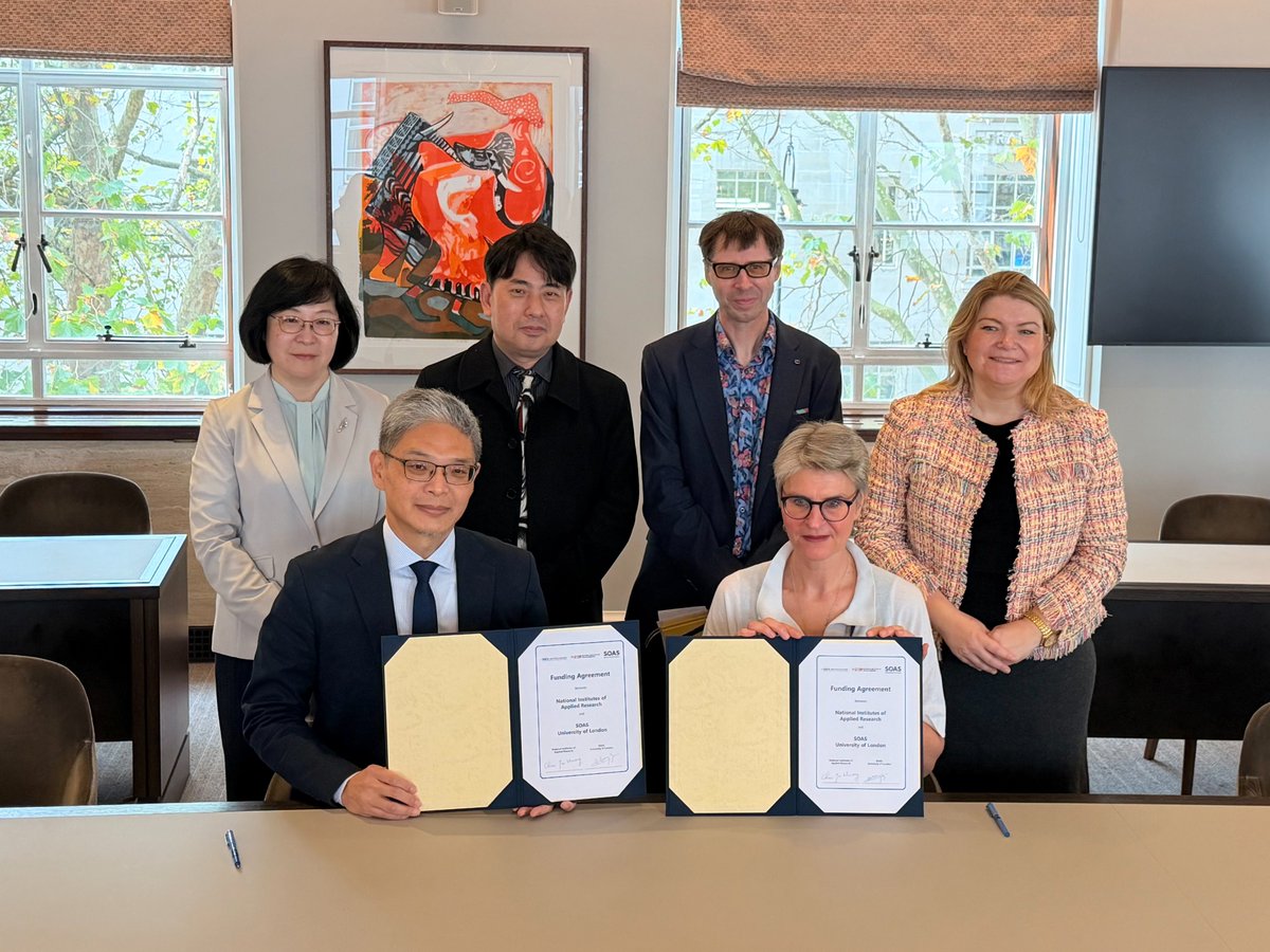 SOASTaiwan's tweet photo. On Tuesday, we were delighted to welcome a delegation from Taiwan’s NSTC to SOAS for a ceremonial signing celebrating our new Taiwan Studies Project! 

Prof. Dafydd Fell also introduced this year’s scholarship recipients to the delegation.

📸 Highlights from the ceremony! https://t.co/gl5iNigSQn