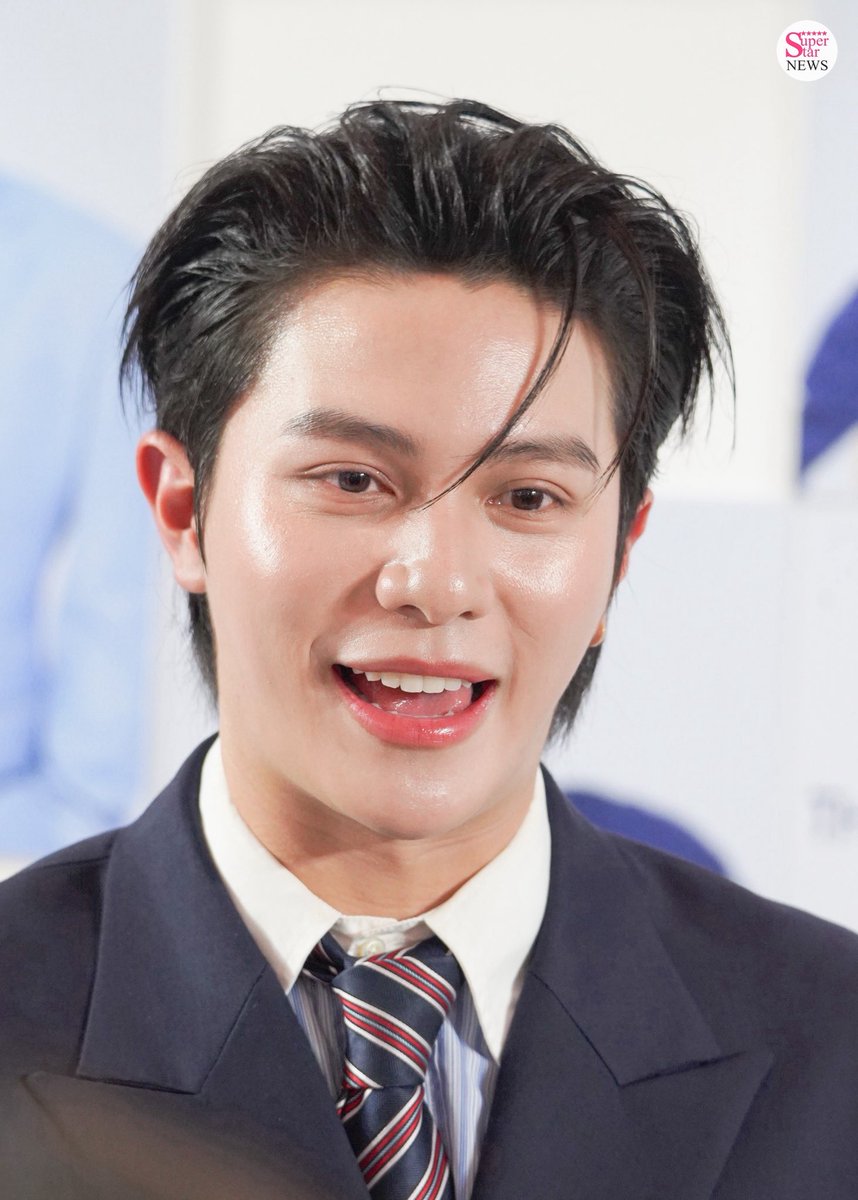 SuperstarnewsTH's tweet photo. เปิดตัว “วิลเลี่ยม” จักรภัทร แก้วพันธุ์พงษ์ สมาชิกสุดฮอตของวง LYKN ในฐานะพรีเซนเตอร์คนแรกในงาน “The Right Solution For You 🫶🏼✨

WILLIAM REN PRESENTER
#williamjkp
#RenxWilliam 
#TheRightSolutionForYou 
#RenClinic https://t.co/zmZfh6cAOC