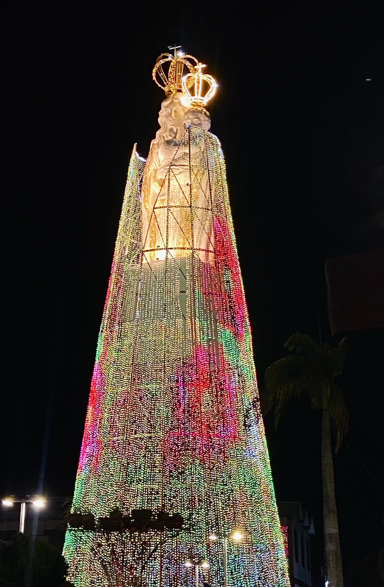 fgukmin's tweet photo. de ontem pedindo a intercessão de nazinha pelo brasil e lula 🙏🏻 https://t.co/UKyt0rOc9m