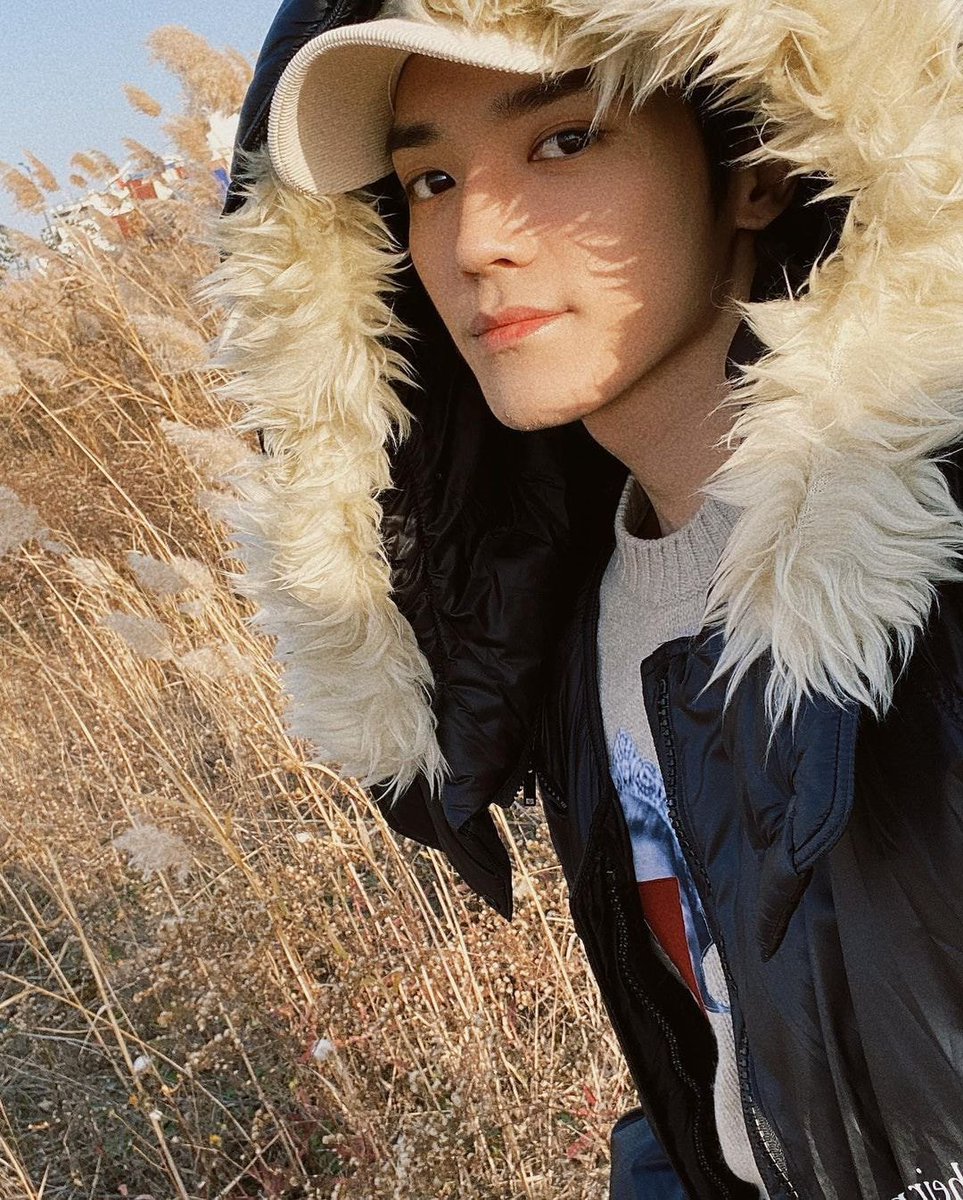 ttayoyo's tweet photo. MMA 카뱅 초대장 다들 많이 하시던데 
멘션에 링크 남겨주시면 100명 다 채울 때까지 다 눌러드릴께용!! 
저는 그 때 회사 일정으로 못가서… 품앗이는 안해주셔도 됩니당😉
대신 제 품앗이 몫까지 다른 품앗이분들 꼭꼭 들어가주기!!

글만 쓰면 뭔가 슴슴해서 가을느낌 용이 투척!! https://t.co/IvdFu09EXP