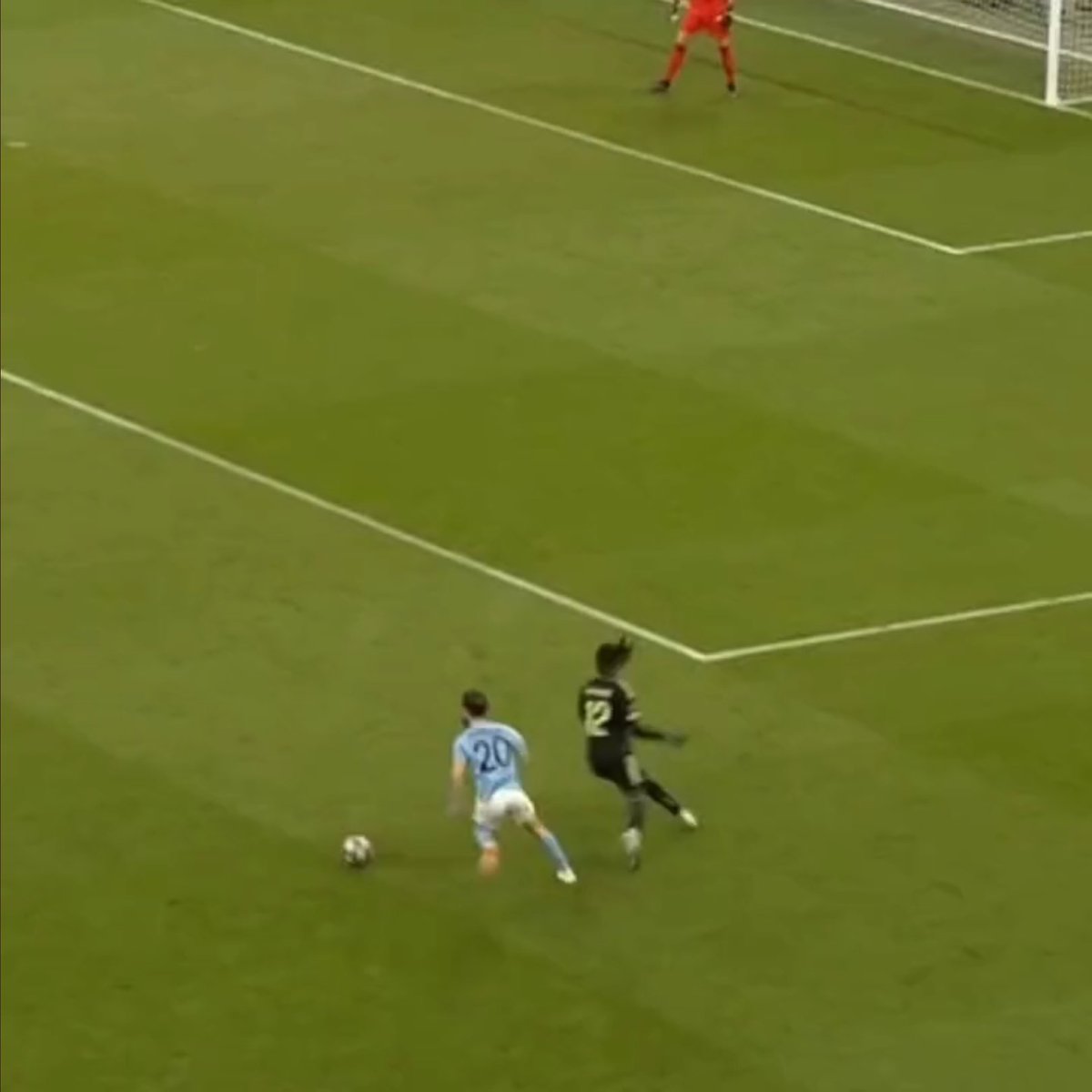 Origins_7's tweet photo. Throwback to when Bernardo Silva had no mercy on Tchouaméni😭 https://t.co/Ylr76Oucs9