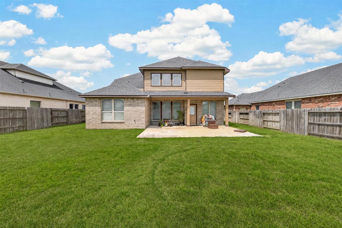 Sold_byDkirk's tweet photo. 1/2 Do you know someone searching for a new home? Tag them here, because this could be the end of their search.

#yourrealtorhouston #Realestate #HoustonRealestate #Htown #Houston #HTX #Buyingrealestate #SellingRealestate #LeasingRealestate #InvestingRealEstate https://t.co/C56pudpcoa