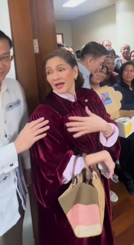 90slucy's tweet photo. DI NA TALAGA AKO NAKIKIPAGBIRUAN PANINDIGAN NIYO AKO WINRI 😭😭😭😭 https://t.co/Nn3ekpjmCH