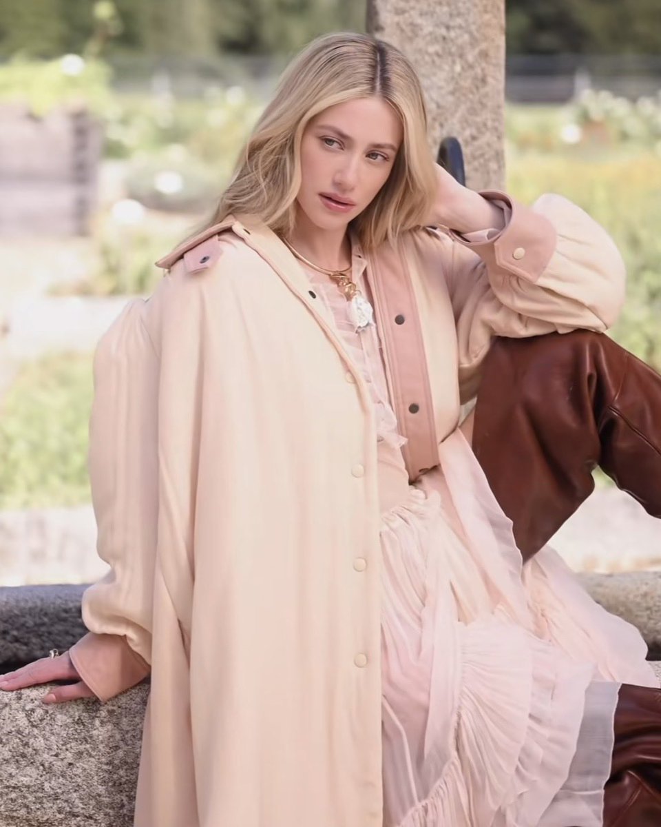 oliveilysm's tweet photo. lili for glamour germany 💌 just stunning https://t.co/5BR01alGkH