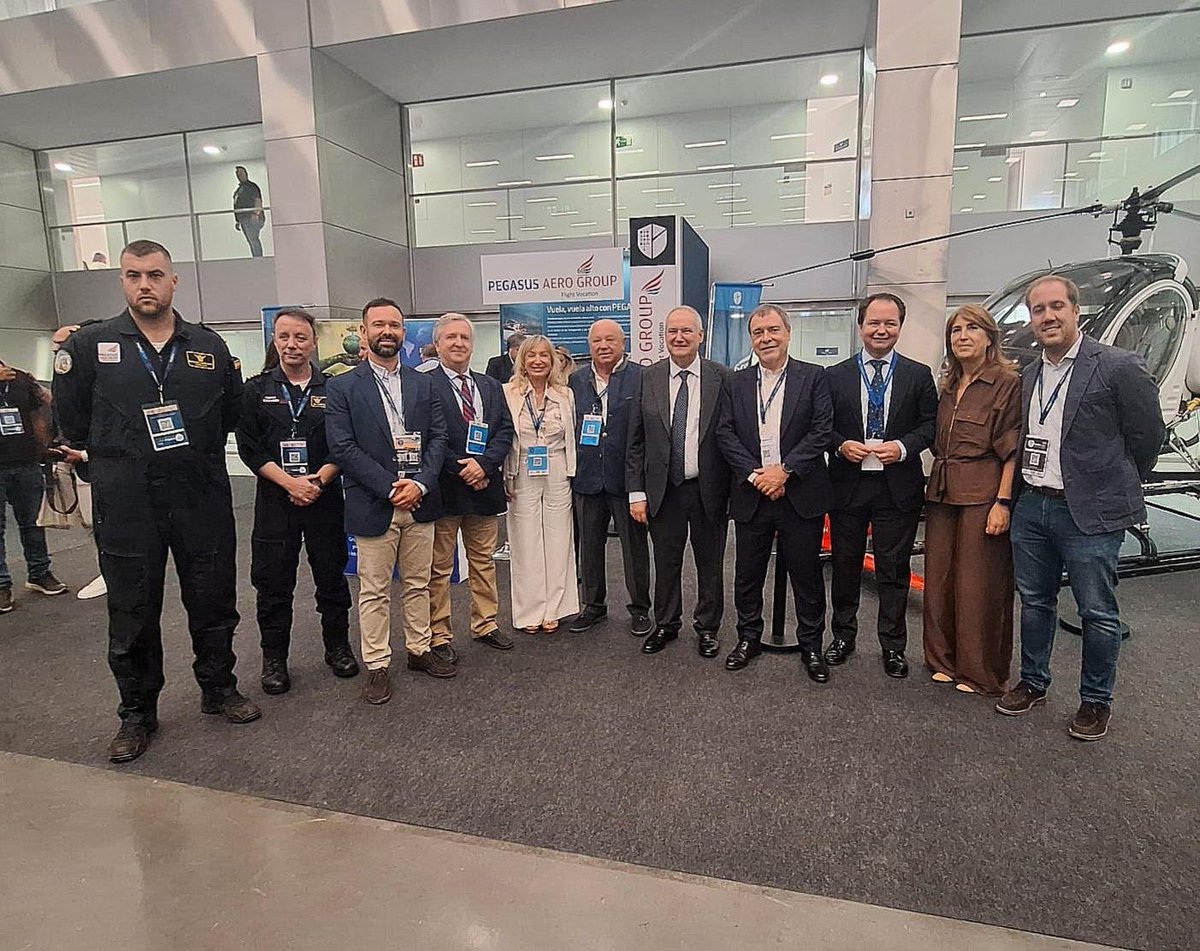 SubGobCord's tweet photo. 🏭 La subdelegada del Gobierno en Córdoba, Ana M. López Losilla, ha acompañado al ministro de @minturgob, Jordi Hereu, en la apertura institucional de INDUDEF.
El congreso reúne a empresas, instituciones y profesionales del sector de la defensa.
#INDUDEF #Córdoba https://t.co/PrNbJBzP5X