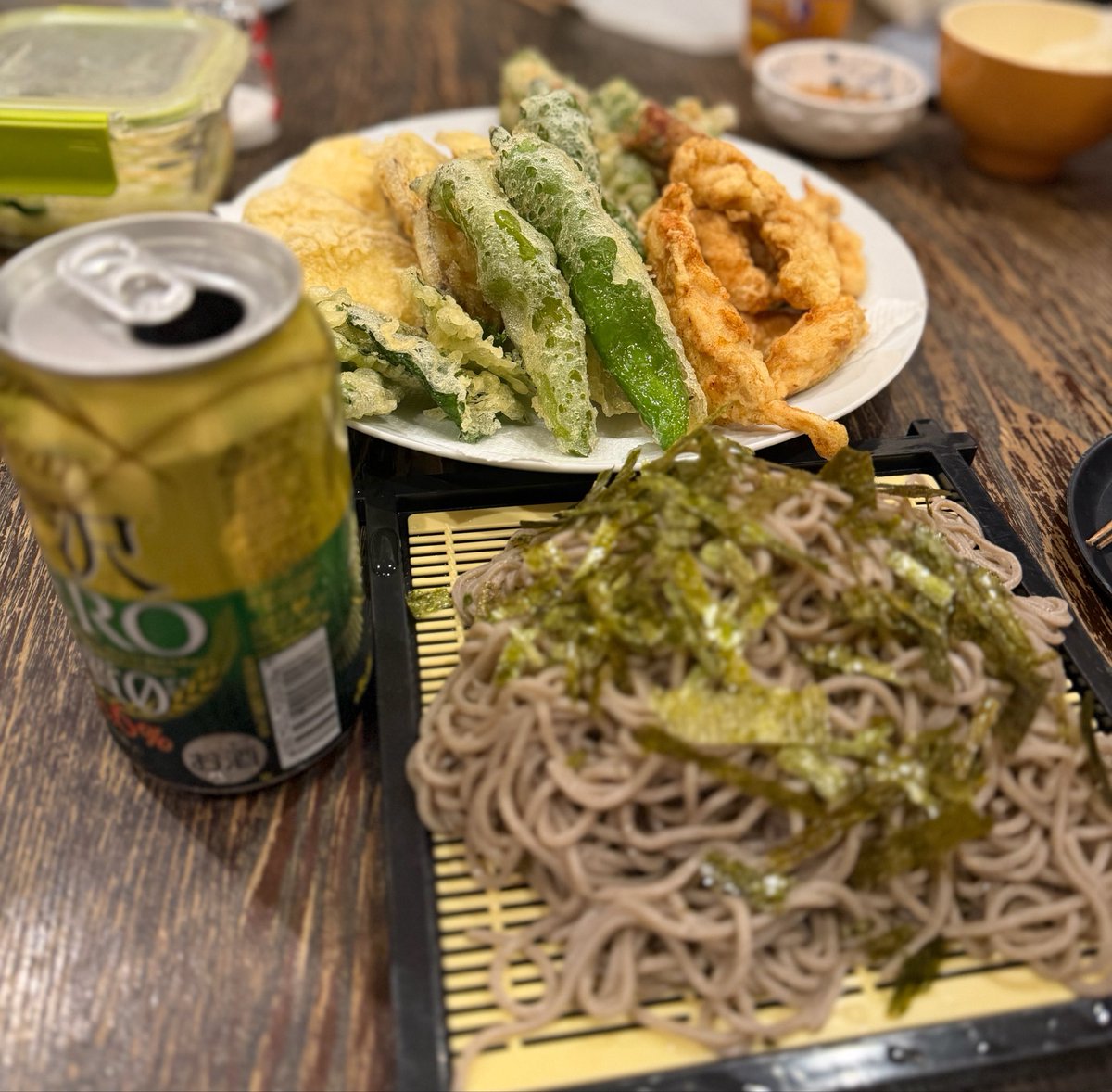 richarrrl25's tweet photo. ターザンさん、ありがとうございました😊🎶
今日は蕎麦の日だったんですね!
偶然、うちも蕎麦です🎶
天ぷら揚げながら2本空いて、お腹いっぱい…😅
明日はエナフラ🙌🏻
#bi899 https://t.co/U9imc7NIAq