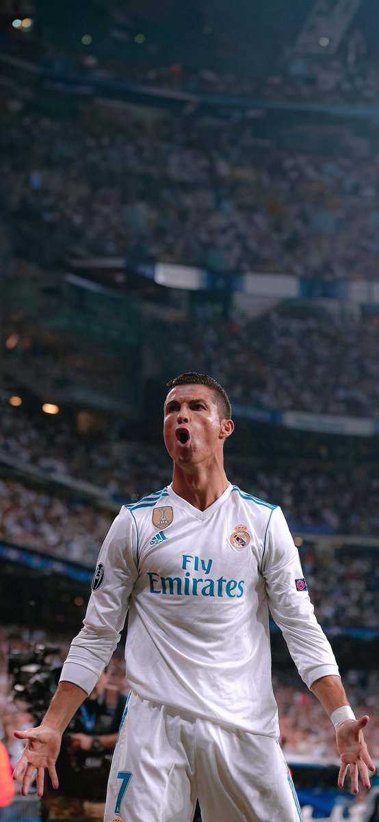 CJJRRM01's tweet photo. 4K #Wallpapers 
   └📂 Flash Back to 2017 🔙
      └📂 Real Madrid 
         └📂 Cristiano Ronaldo #CR7 🤍🐐. https://t.co/jh5idsSLQm