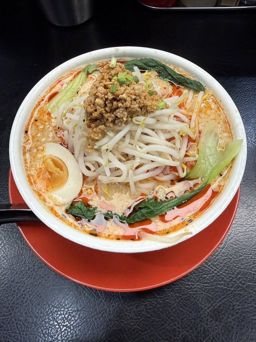 hello_kitty5793's tweet photo. 今日の夕飯は 衛登 へ
濃厚担々麺🍜
#めんや衛登
#ラーメン https://t.co/Kd2aEurDuL