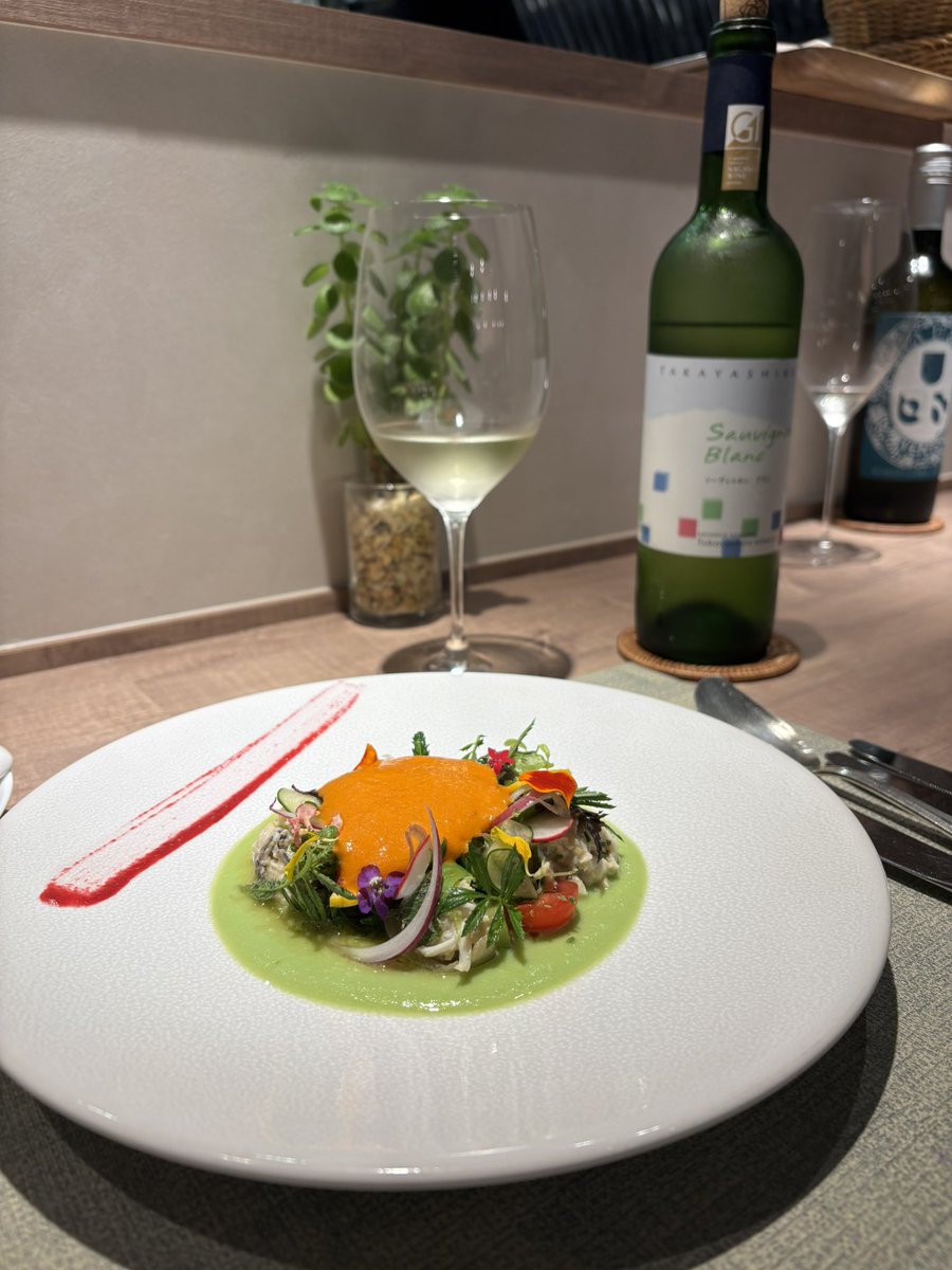 yumichanlog's tweet photo. 📍 Restaurant La+（ラプラス）
成城学園前駅から徒歩1分。世田谷の高級住宅街に佇む街のフレンチレストラン🥂
野菜が主役のフルコースはヘルシーながら、満足感はしっかり🙆‍♀️日本ワインのみりょくも再発見できて、至福のひと時でした☺️ #PR #成城学園前 #成城学園前グルメ #世田谷グルメ #世田谷区 https://t.co/GR1STdzR8T