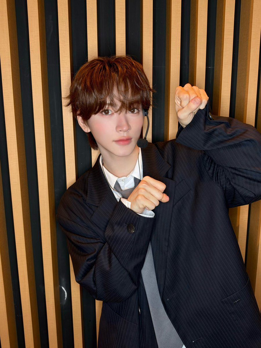 KO1KEYZofficial's tweet photo. [📸] 261008

「 #MCOUNTDOWN 」
감사합니다!

🍀 #DAIKI
Detail ➡︎https://t.co/hizJPzUBYd

MV
🔗https://t.co/81V0MM2rmK
Apple Music
🔗https://t.co/PaI0ohkPIu
Spotify
🔗https://t.co/WM78kv1xYE

#엠카운트다운
#KO1KEYZ #코이키즈 https://t.co/dYhLoxVD77