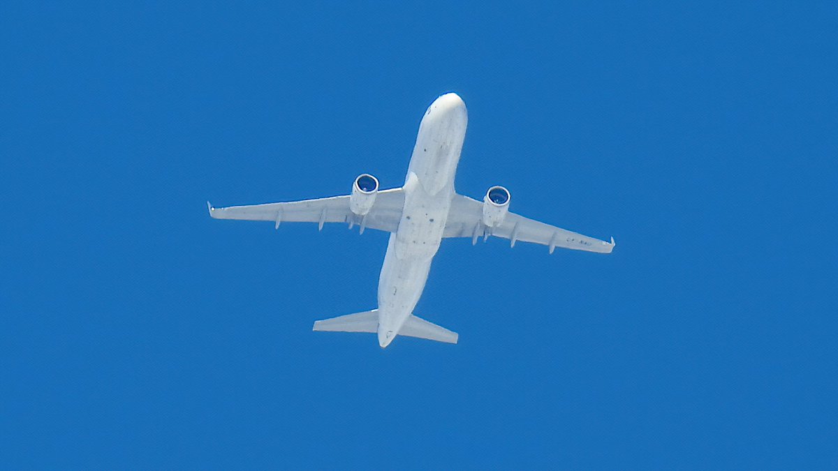 EHSBspotter's tweet photo. Finally managed to spot my first-ever Syrian Air spot, unfortunately operated by Lithuania-based Heston Airlines.

Would have loved to spot one of their own, YK-registered aircraft -- I guess their condition is a concern😁

#SYR721 from Amsterdam to Damascus

#NLspot https://t.co/wQRaEFpcka