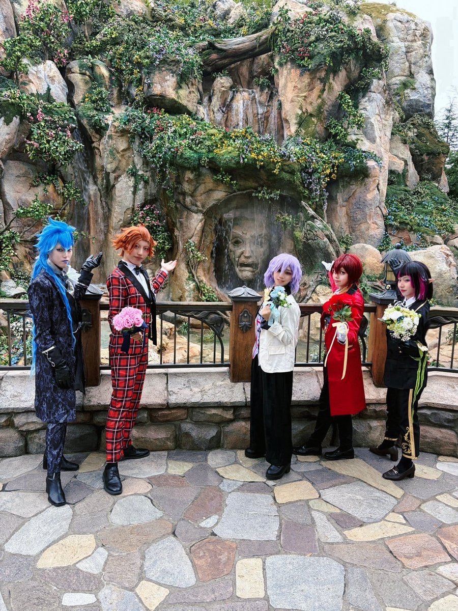 ItoMaki_cos's tweet photo. twst_cos/🌹、♥️、🍎、💀、🦇

    「いざ導かん！闇の力を秘めし者を」

 #Dハロ仮装 
 #Dハロ仮装ツイステ 
 #Dハロ仮装2026 https://t.co/x6egxTP0rA