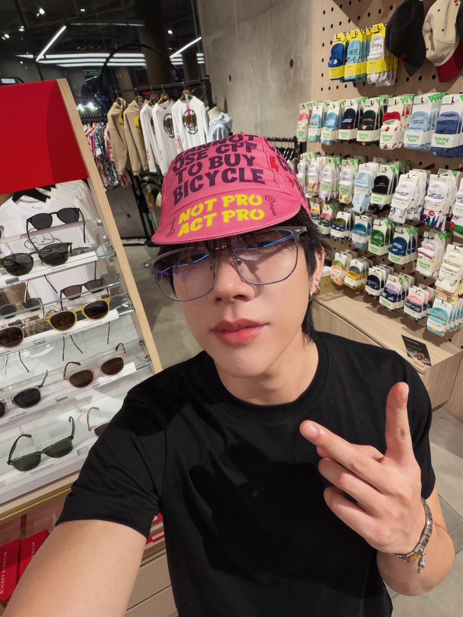FThanatsarun's tweet photo. หรือแฟรงค์หัวโต🤙🏻
#frankthanatsaran https://t.co/0c1U1l9XNy