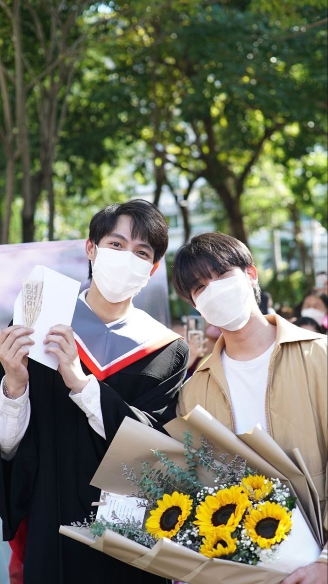 WaraKpmW's tweet photo. 5 ปีผ่านไป เจ้าเชื่อเรื่องค่าเงินผันผวนบ่ นี่ก็ไม่เคยเชื่อเลยจนกระทั่งเห็นวันนี้ ค่าเงินมันผันผวนได้ขนาดนี้เลยเหรอวะะ 5555555555555 ก็เห็นข้าวตังแซวๆแหละแต่ไม่คิดว่าพ่อใหญ่ผมจะทำจริง 55555555555555

#KhaotungHappyGraduation
#เฟิร์สข้าวตัง https://t.co/f4hgtc7GNU