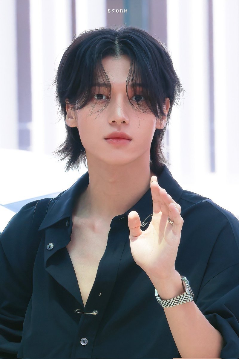 feel_the_storm's tweet photo. 260627 인천 출국 
#에이티즈 #우영
#ATEEZ #WOOYOUNG https://t.co/Z2SlIxeydg